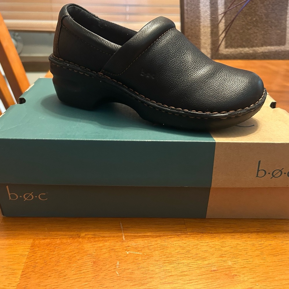 boc Black Slip-On Leather Clog Mule - Picture 2 of 5